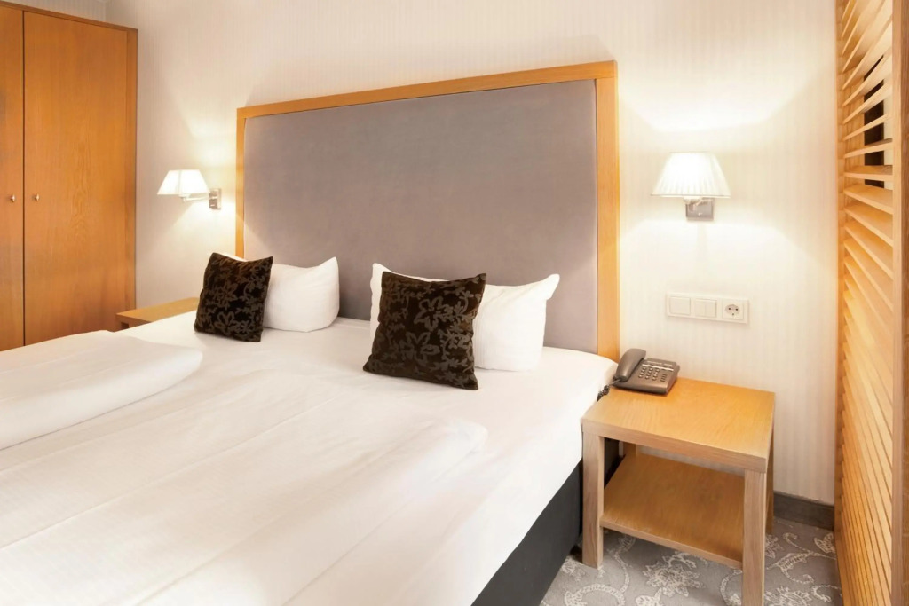 TOWNHOUSE Hotel