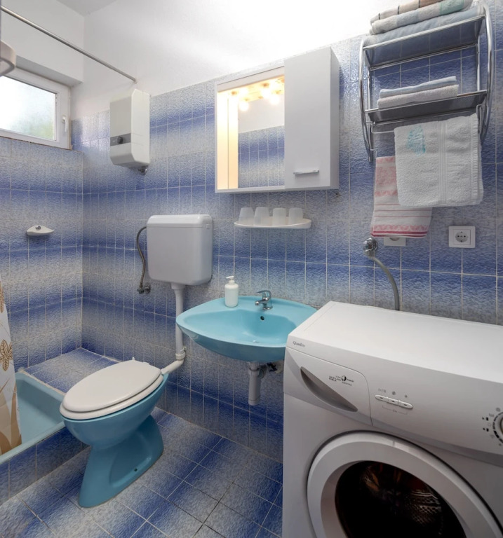 Apartments near beach Babic