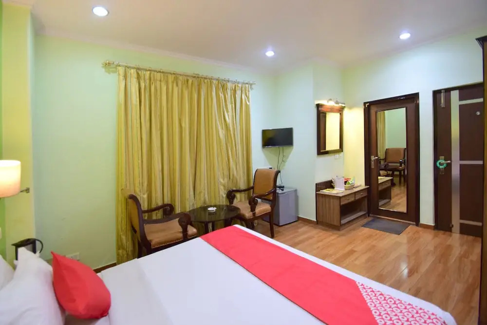 OYO 11494 Hotel Marc