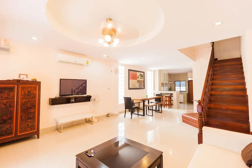 Pratumnak Town Villa By Pattaya Sunny