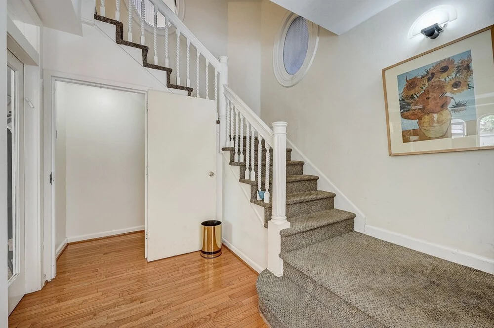 FRONTDESK 242 S 17th St Apts Rittenhouse Sq Philadelphia