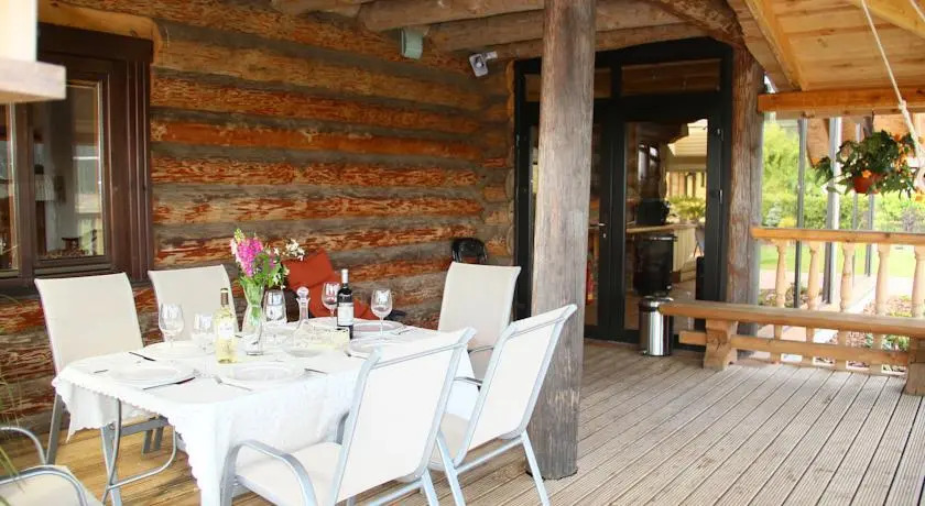 Woodvilla