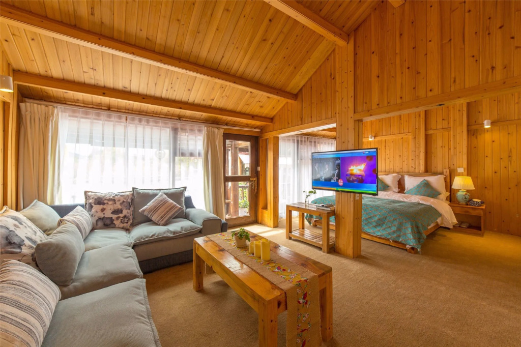 C'est La Vie Boutique Inn