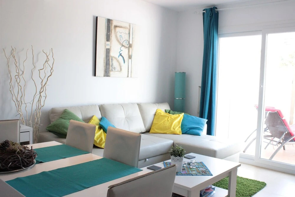 Relaxed Holiday, Your own Spa, Beautiful Garden, Swimming Pool Within 100 mtr