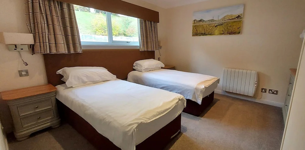 Loch Rannoch Highland Club Pine Marten Lodge 04