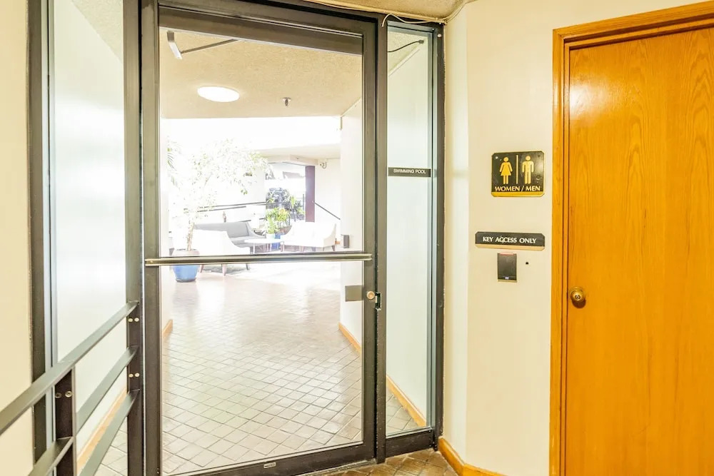 Spacious Downtown Executive Retreat Free Parking