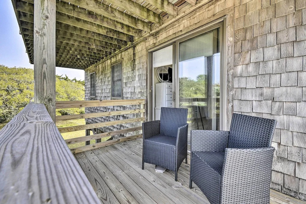 Hatteras-style Salvo Home - Walk to Shore!