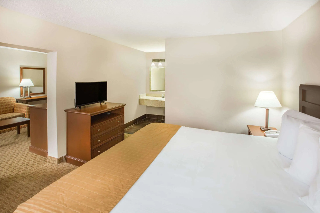 Baymont by Wyndham Mobile/ I-65