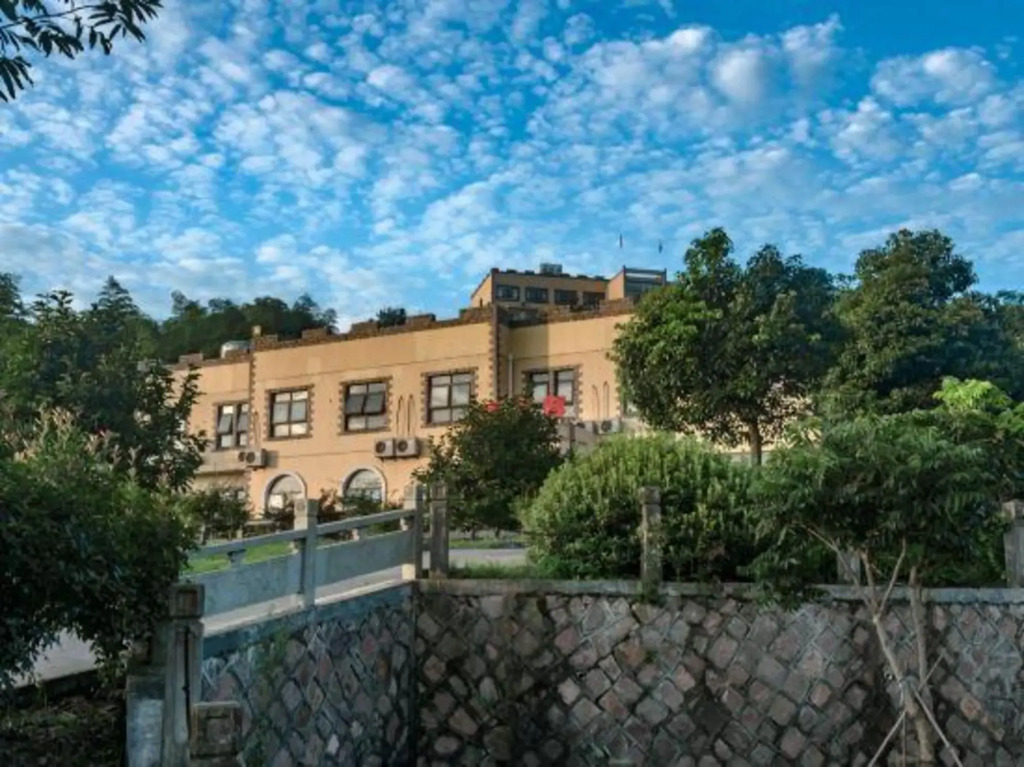 Golden Grove Hotel
