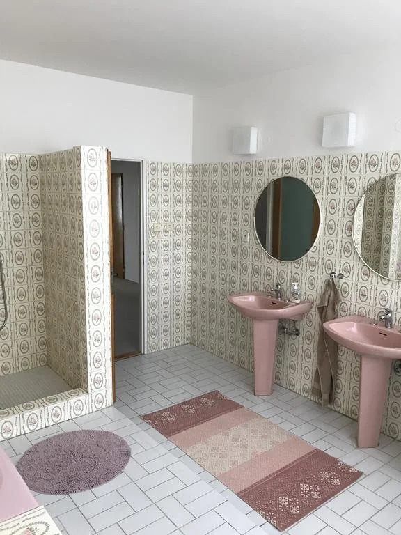 B&B Home