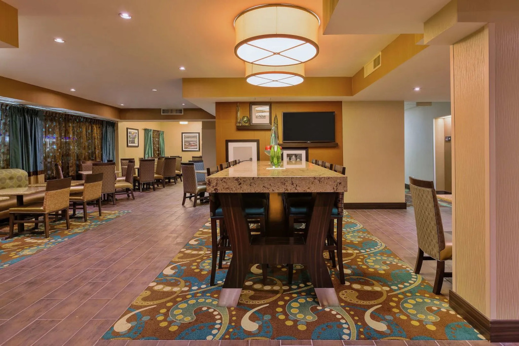 Spark by Hilton Bakersfield Central