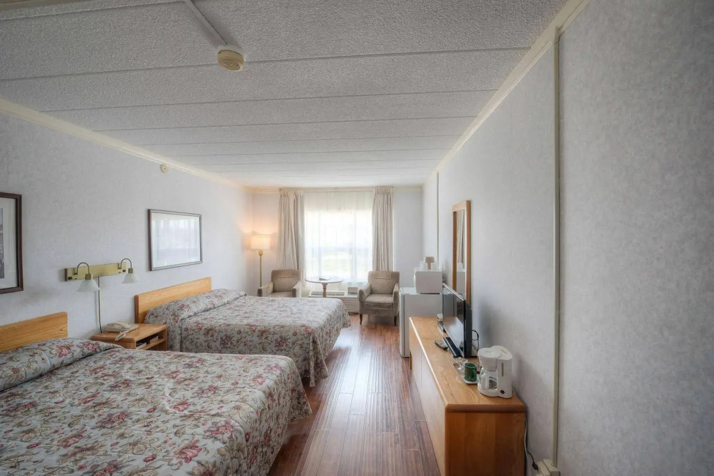 Claymore Inn and Suites