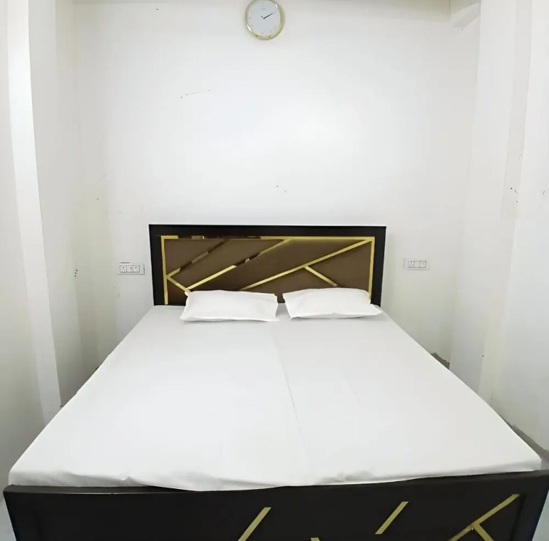 Awadh Biharee Inn