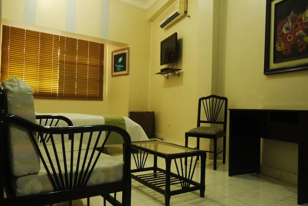 Atlantic Suites Hotel
