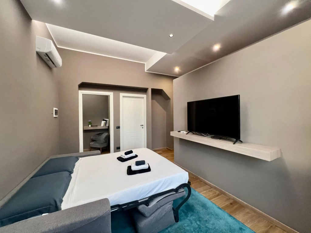 NEW WONDERFUL BILO WITH WALK-IN CLOSET from Moscova Suites Apartments