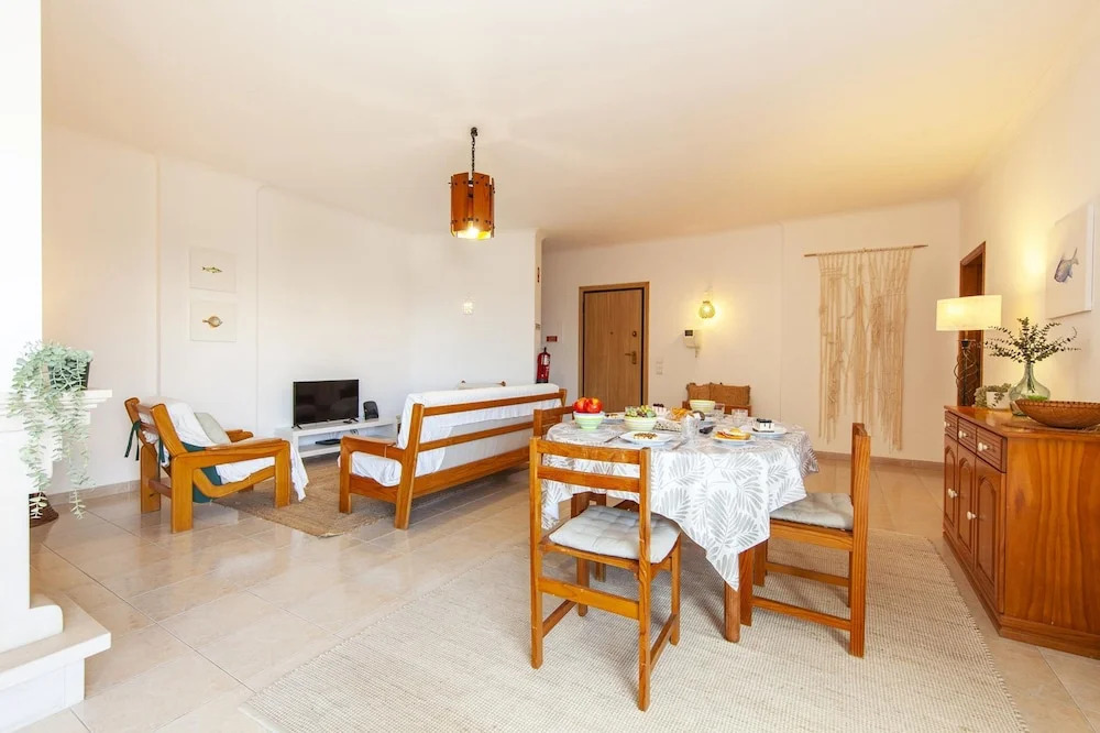 B40 - Levante 2 Bedroom Apartment in Lagos