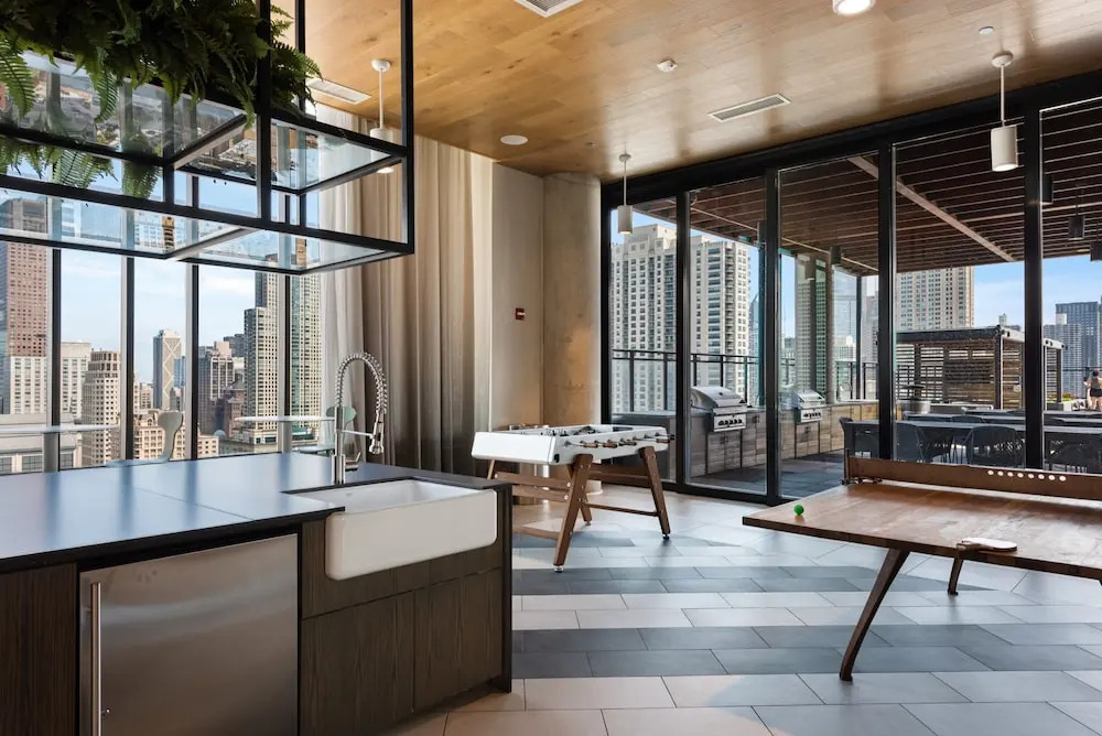 Gold Coast Retreat Skyline Views Walkable