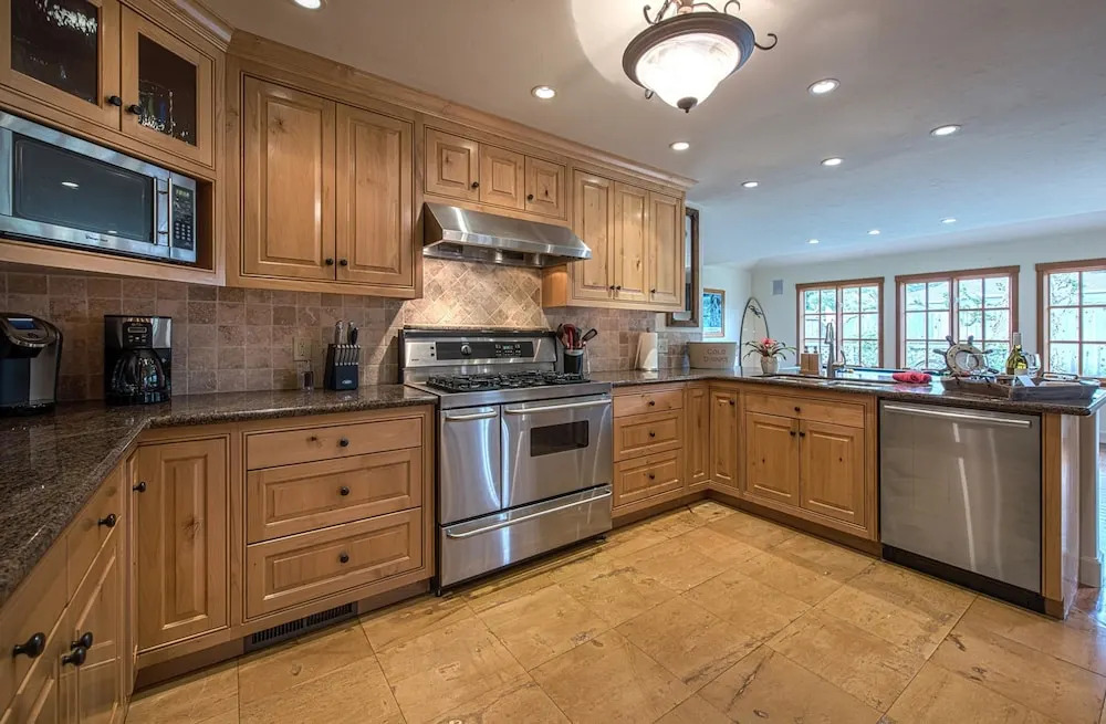 3718 Ocean Crest