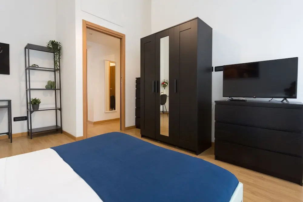 Sweet 2 Bedrooms Home in Milan Center