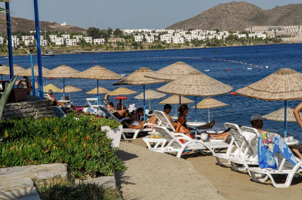 Chronos Beach Hotel