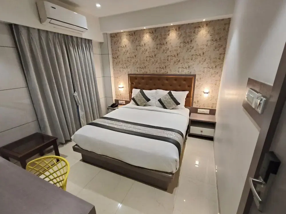 Hotel Pearl Residency Thane