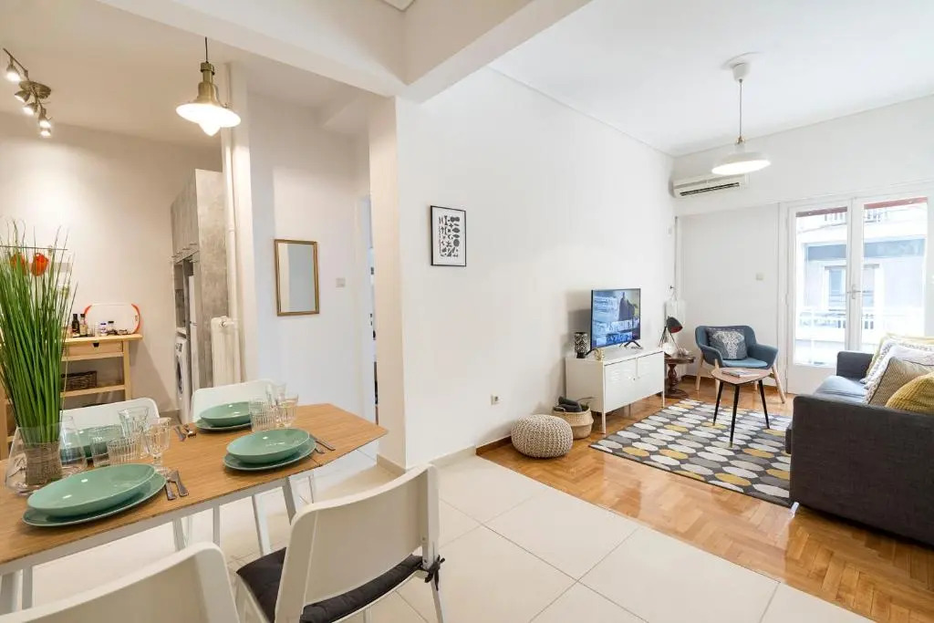 1 KM from The Acropolis 1 Bedroom Apt Netflix And Washing Machine