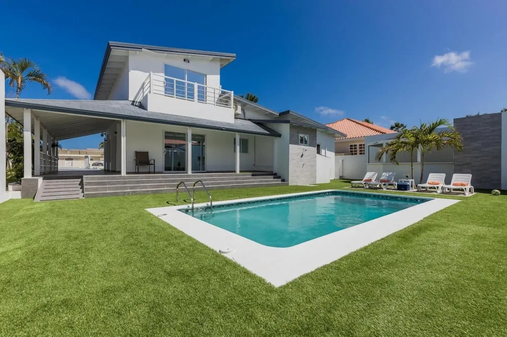 NEW Modern Stylish 6BR 6BA Villa Near Palmbeach