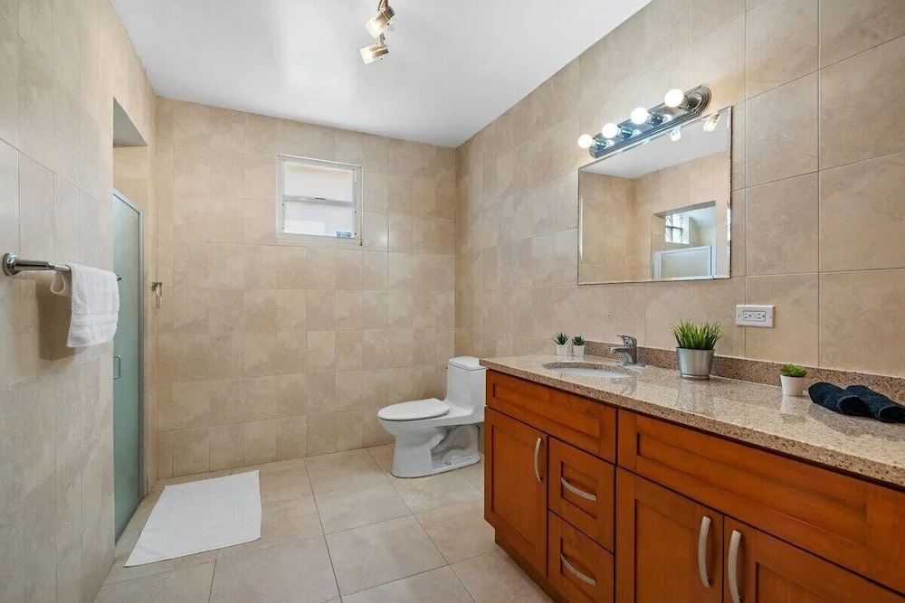 Puerto Rico Oceanpark Beach Rental With King Size Bed Otium Rentals
