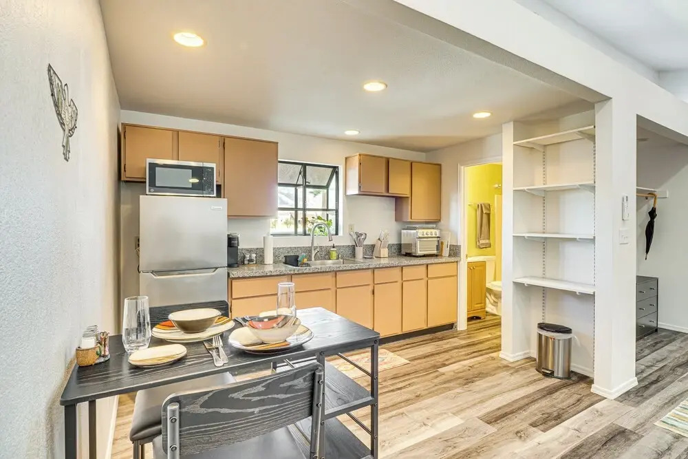 5 Mi to U of A Campus: Mtn-view Tucson Pad!