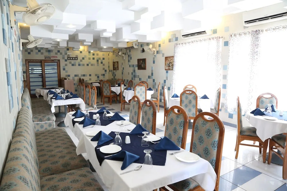OYO 8997 Angeethi Hotel