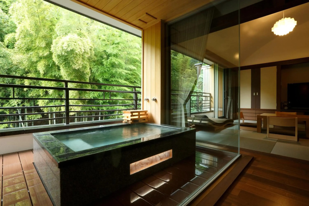 Hakone Kamon