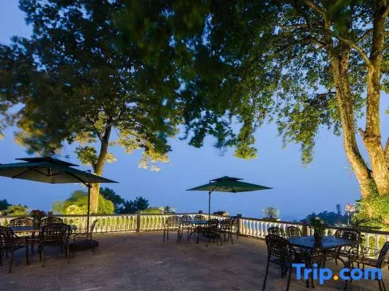 Moganshan Queen Hotel (inside Moganshan Scenic Area)