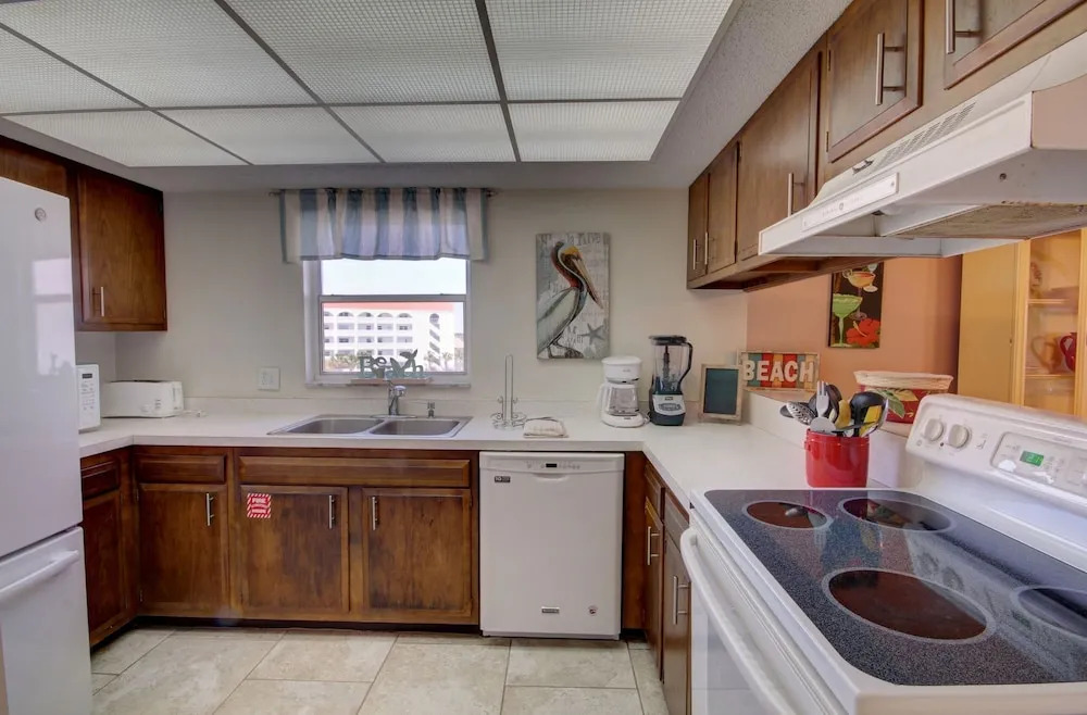240 El Matador 2 Bedroom Condo by RedAwning