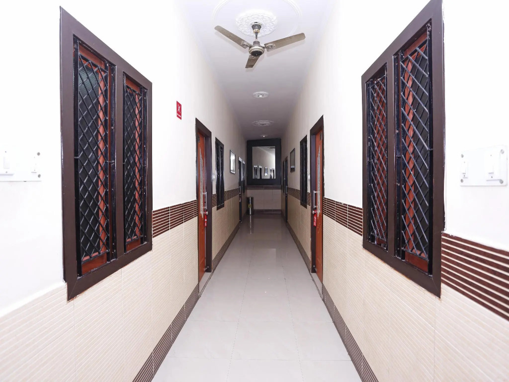 OYO 5851 Mehfil Hotel