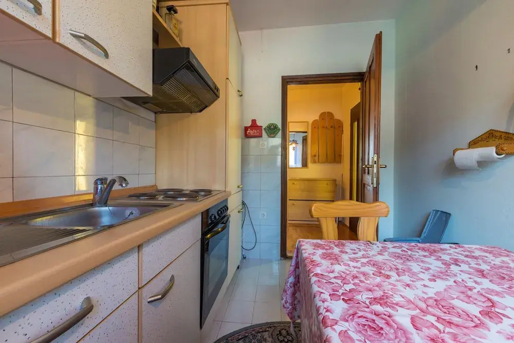 Apartments Luji
