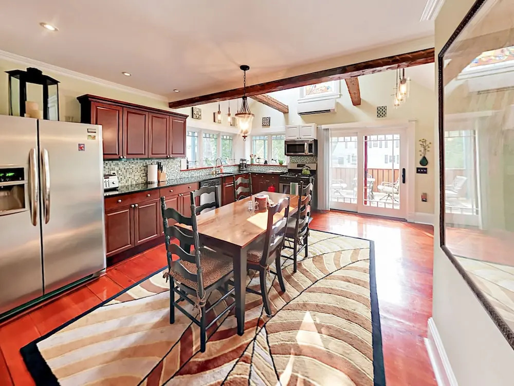 8 Roberts Avenue Home 2 Bedrooms 2 Bathrooms Home