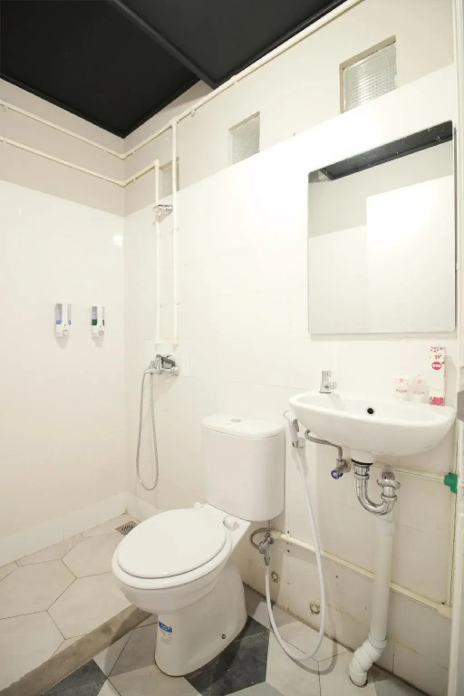 RedDoorz near Exit Toll Pasteur 5