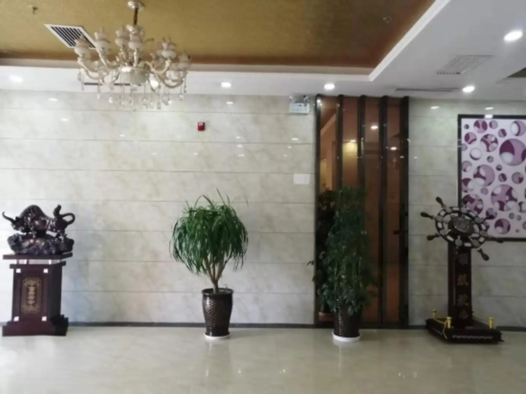 Shell Hotel (Linxia Central Plaza)