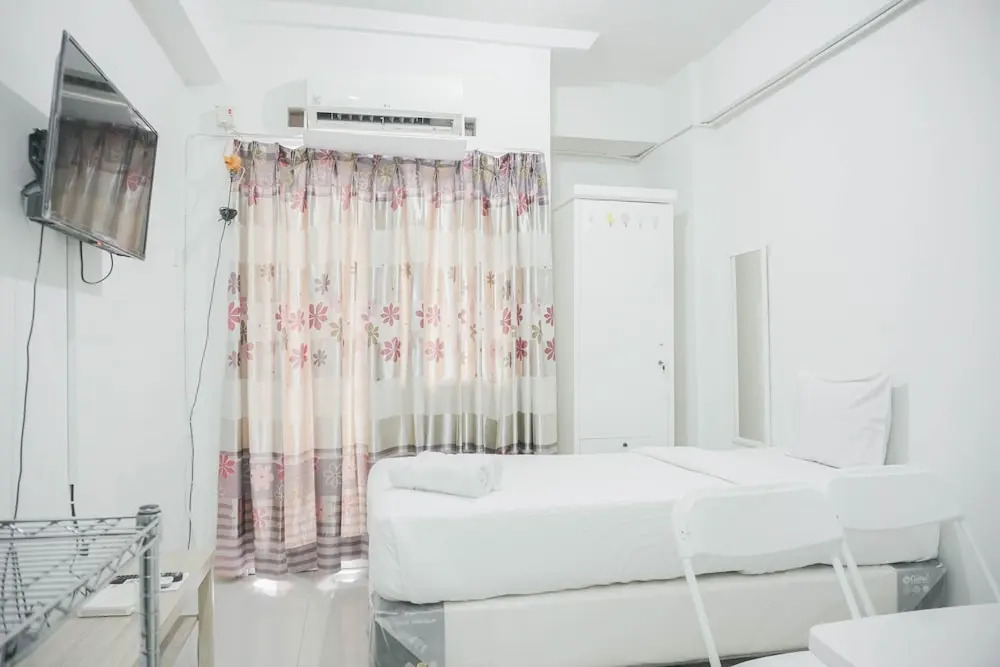 Comfy Studio Apartment for 1 Pax at Green Pramuka City