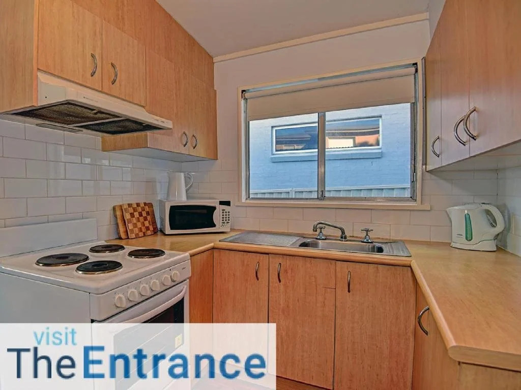 Lakes Edge Cottage Pet Friendly Waterfront Escape
