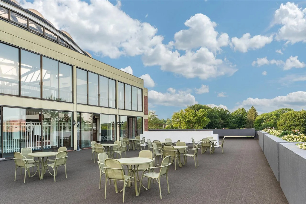 Holiday Inn & Suites Pittsfield-Berkshires by IHG