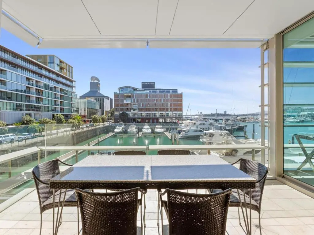 Gorgeous 2BR in Wynyard Quarter by Zodiak Stays