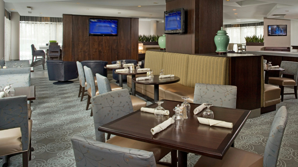 DoubleTree by Hilton Chicago Schaumburg
