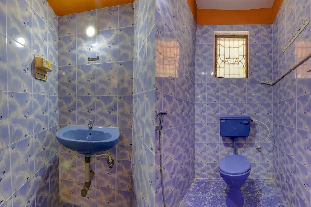 OYO 62737 Alfa Guest House