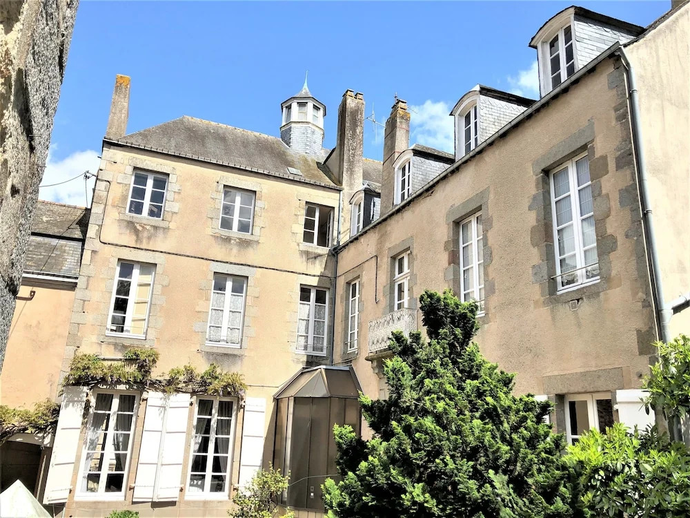 LHotel de Hercé Chambre dHote