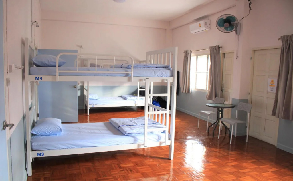 Sook Hostel - Adults Only