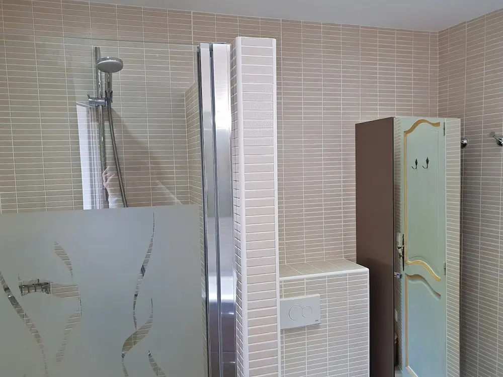 Spacious Villa in Var With Swimming Pool