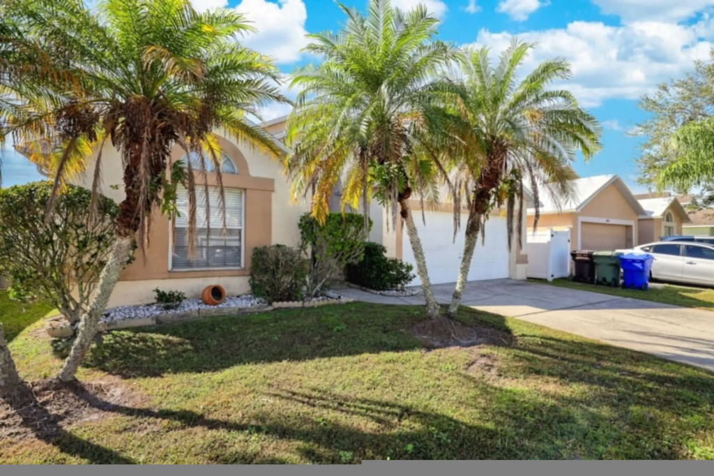 Vacation Home Base with Private Pool Near Disney, Kissimmee