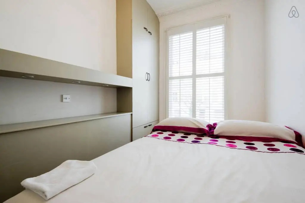 Arsenal 123 close to Emirates stadium direct Eurostar Heathrow-free parking