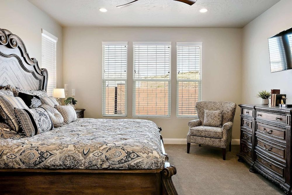 Curtis Ladera home